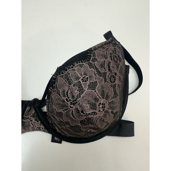 Victorias Secret Womens Bra Size 34DD Lined Demi Black Lacey Underwired - Picture 2 of 8